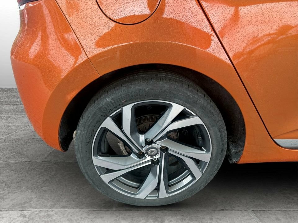 Renault Clio 1L Rs Line BJ70XBC Orange #4