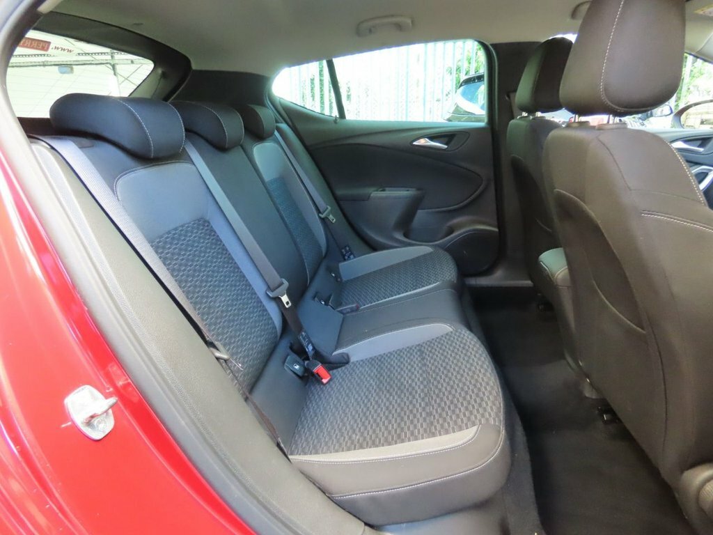 Vauxhall Astra Sri Red #4