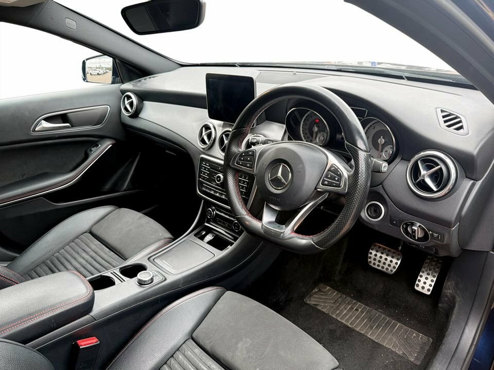 Mercedes-Benz GLA Class 2L Amg Line LM17MRX Blue #5