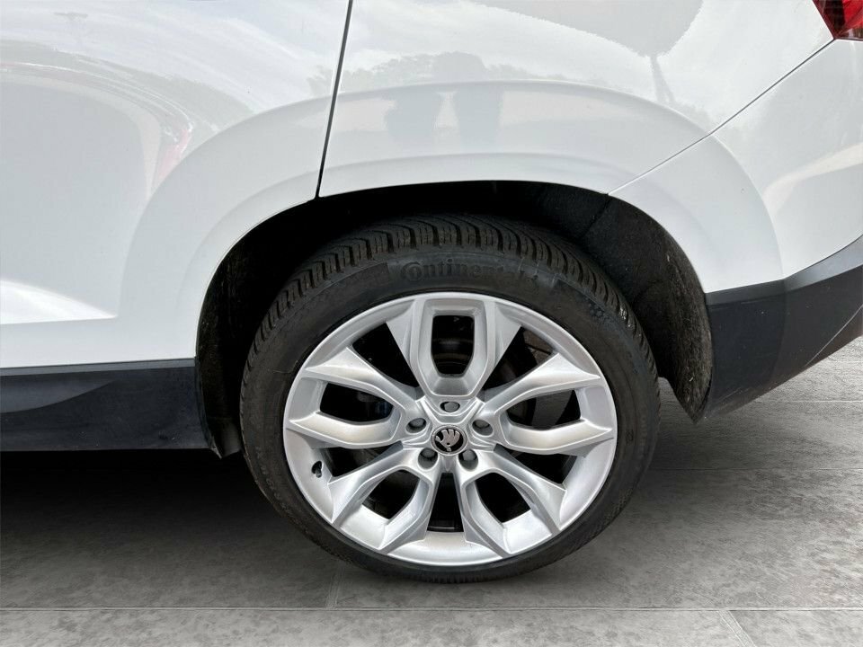 Skoda Karoq 2L Edition White #4