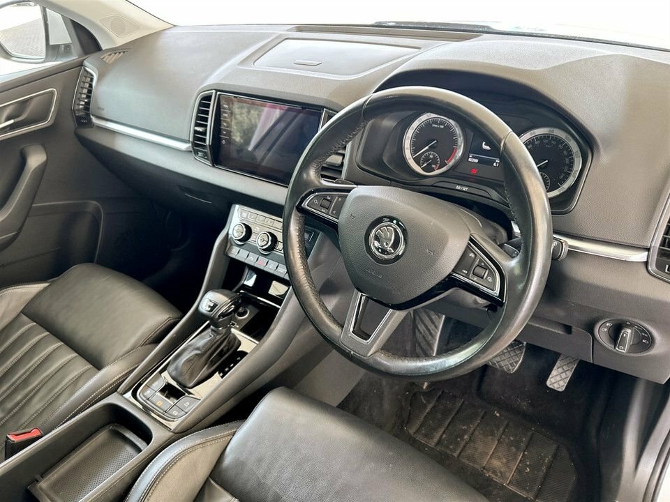 Skoda Karoq 2L Edition White #5