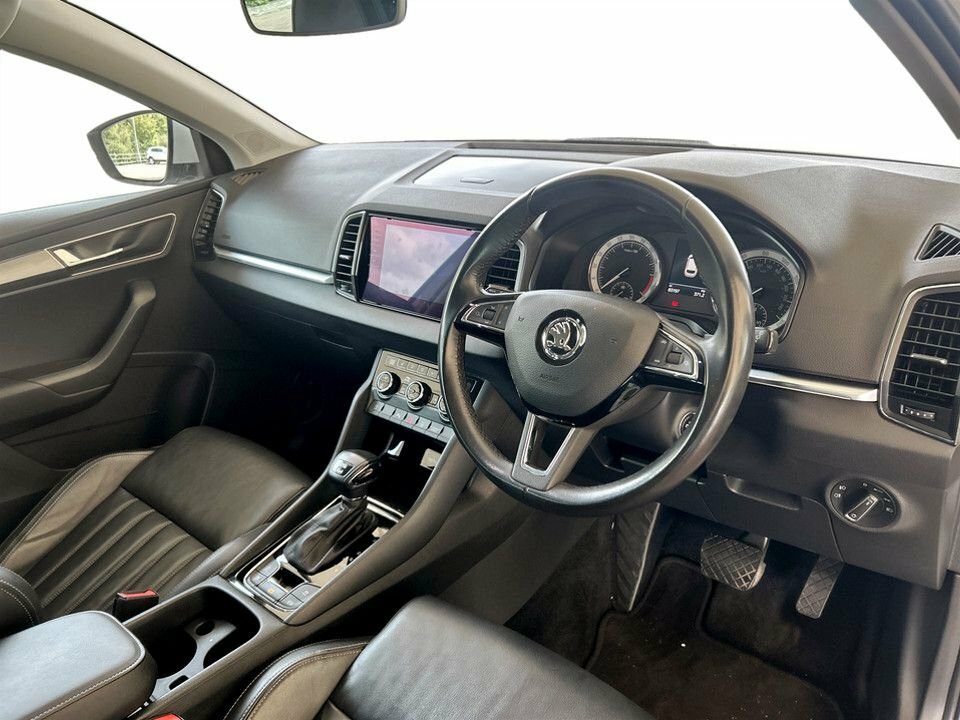 Skoda Karoq 2L Edition White #5
