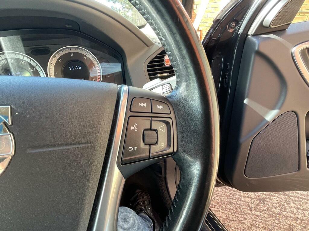 Volvo XC60 2.4 D4 Se Awd 161 Bhp White #26