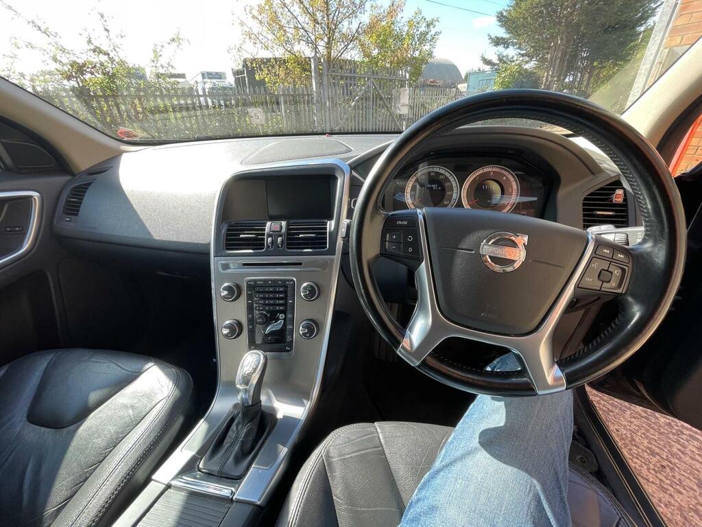 Volvo XC60 2.4 D4 Se Awd 161 Bhp White #27