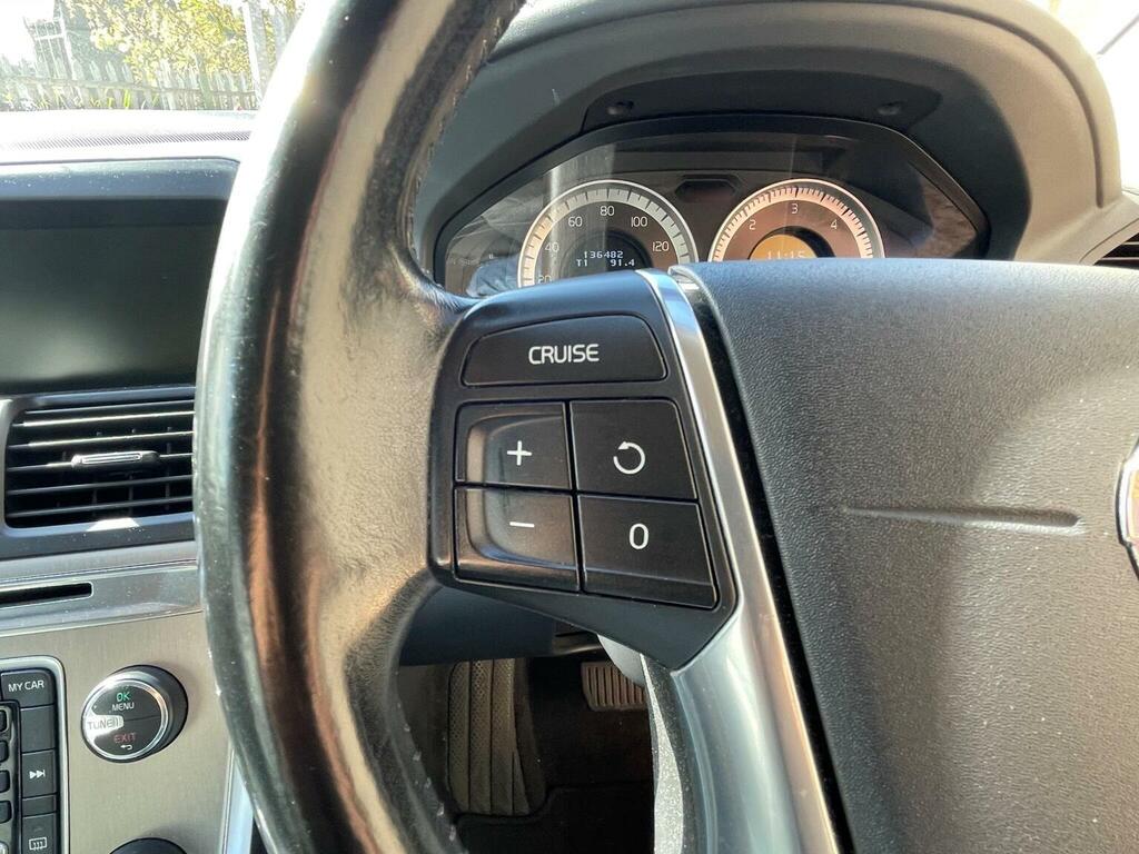 Volvo XC60 2.4 D4 Se Awd 161 Bhp White #25
