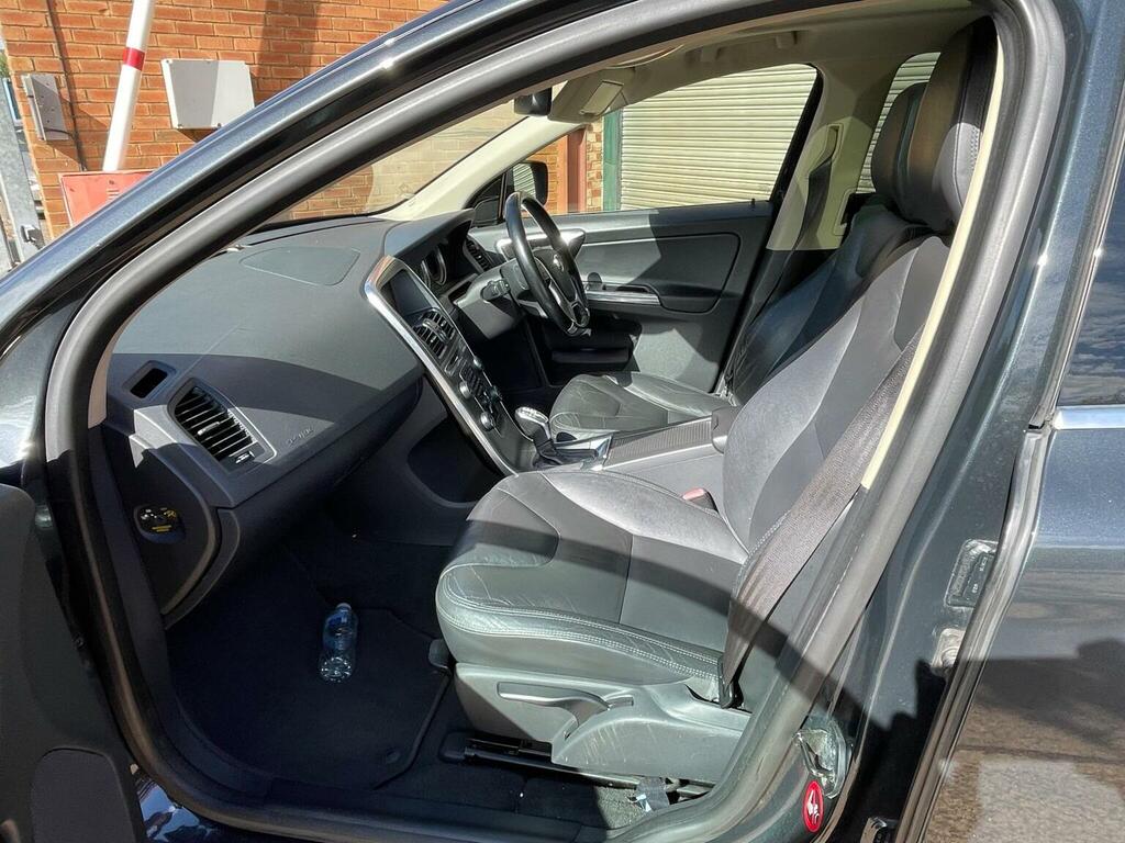 Volvo XC60 2.4 D4 Se Awd 161 Bhp White #10