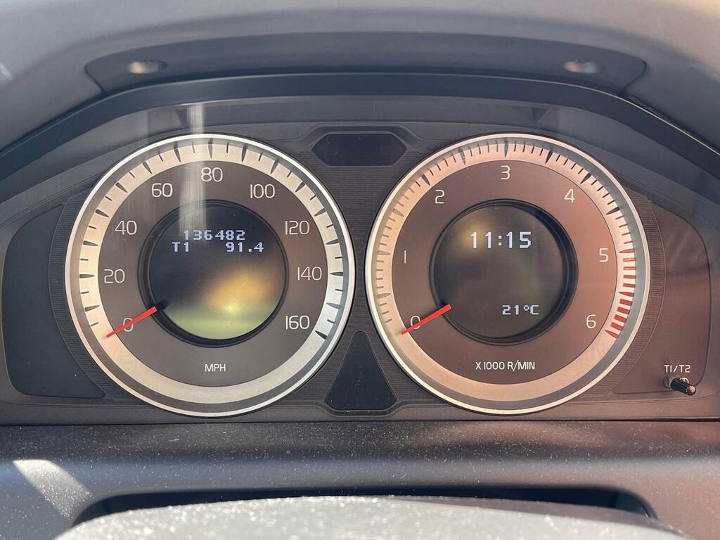 Volvo XC60 2.4 D4 Se Awd 161 Bhp White #24
