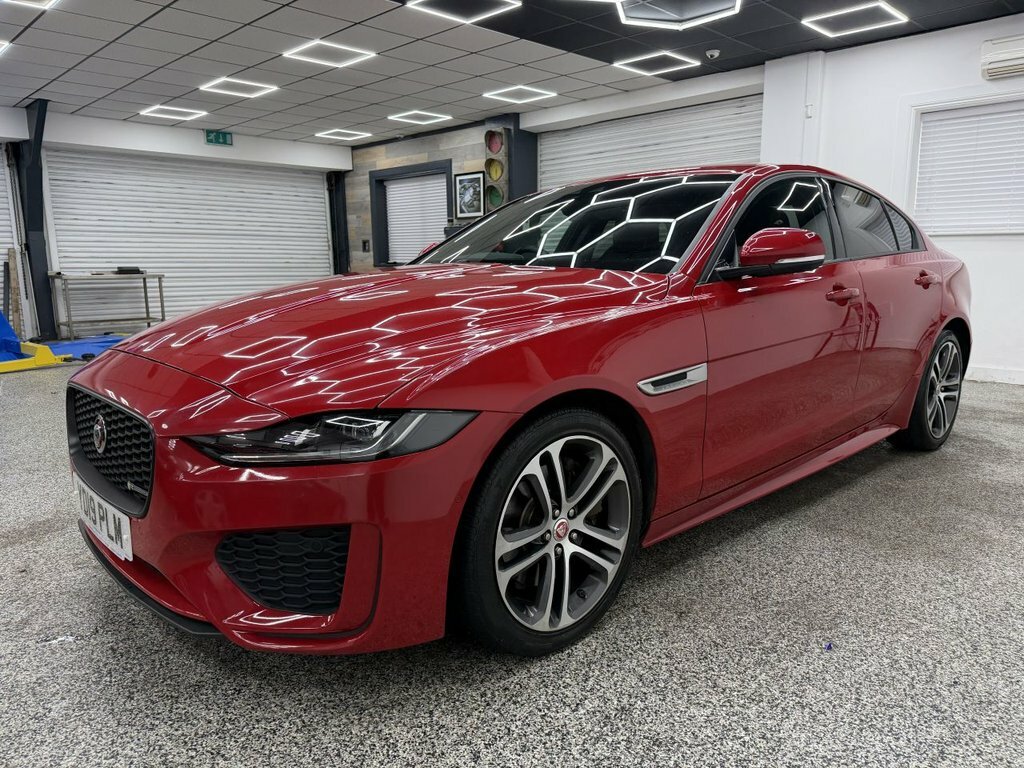Jaguar XE 2L R-dynamic Se Red #5