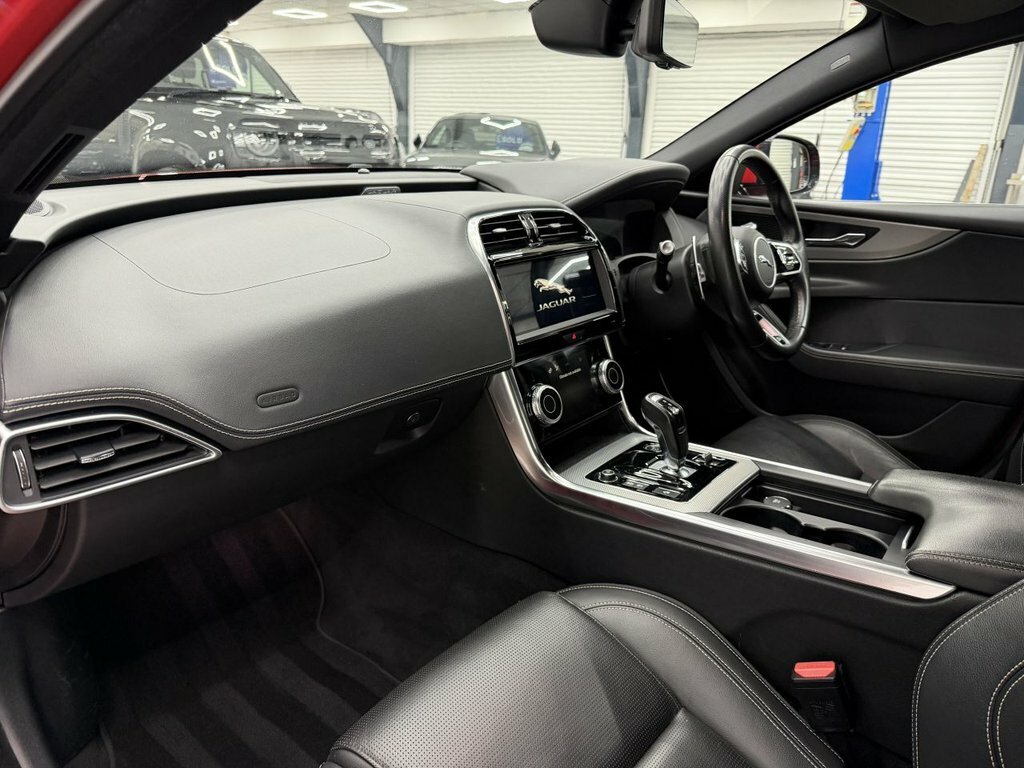 Jaguar XE Xe R-dynamic Hse Grey #10