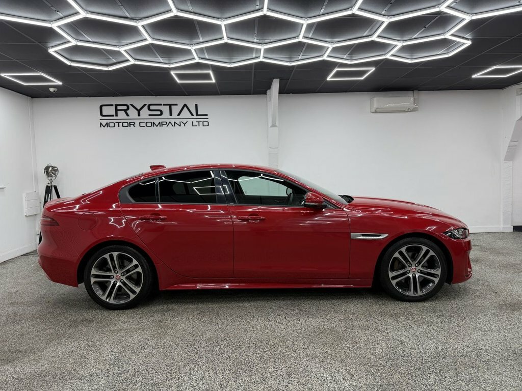Jaguar XE 2L R-dynamic Se Red #2