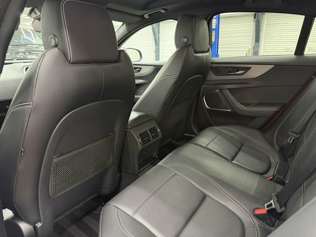 Jaguar XE Xe R-dynamic Hse Grey #9