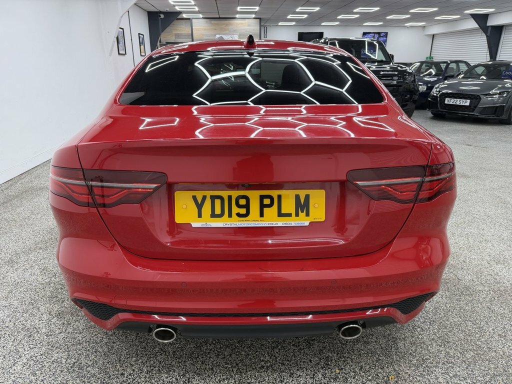 Jaguar XE 2L R-dynamic Se Red #3