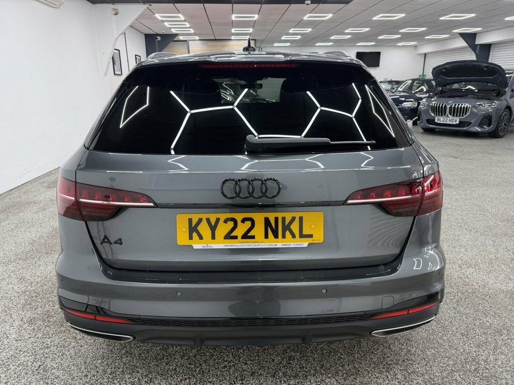 Audi A4 Avant 2L Black Edition Grey #4