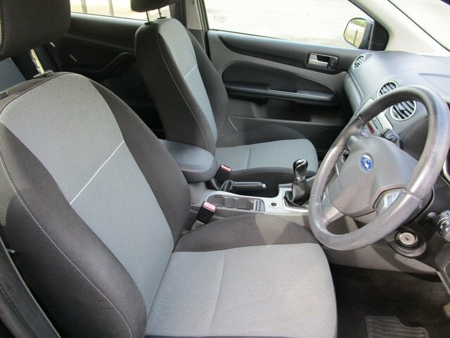Ford Focus 1.6 Zetec Silver #18