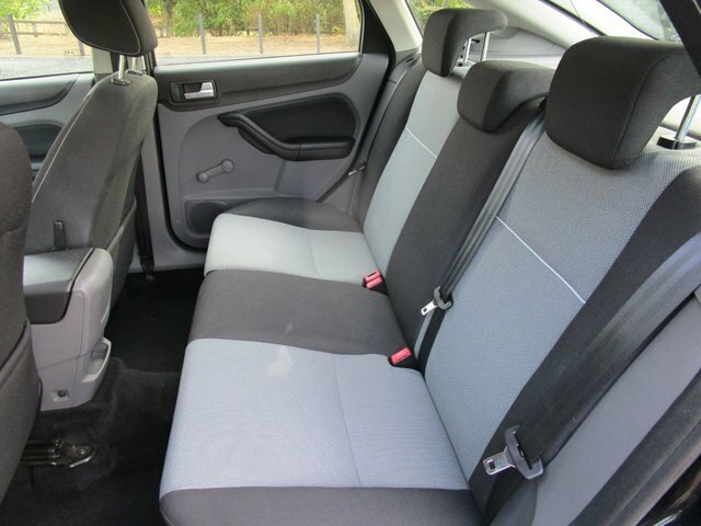 Ford Focus 1.6 Zetec Silver #8