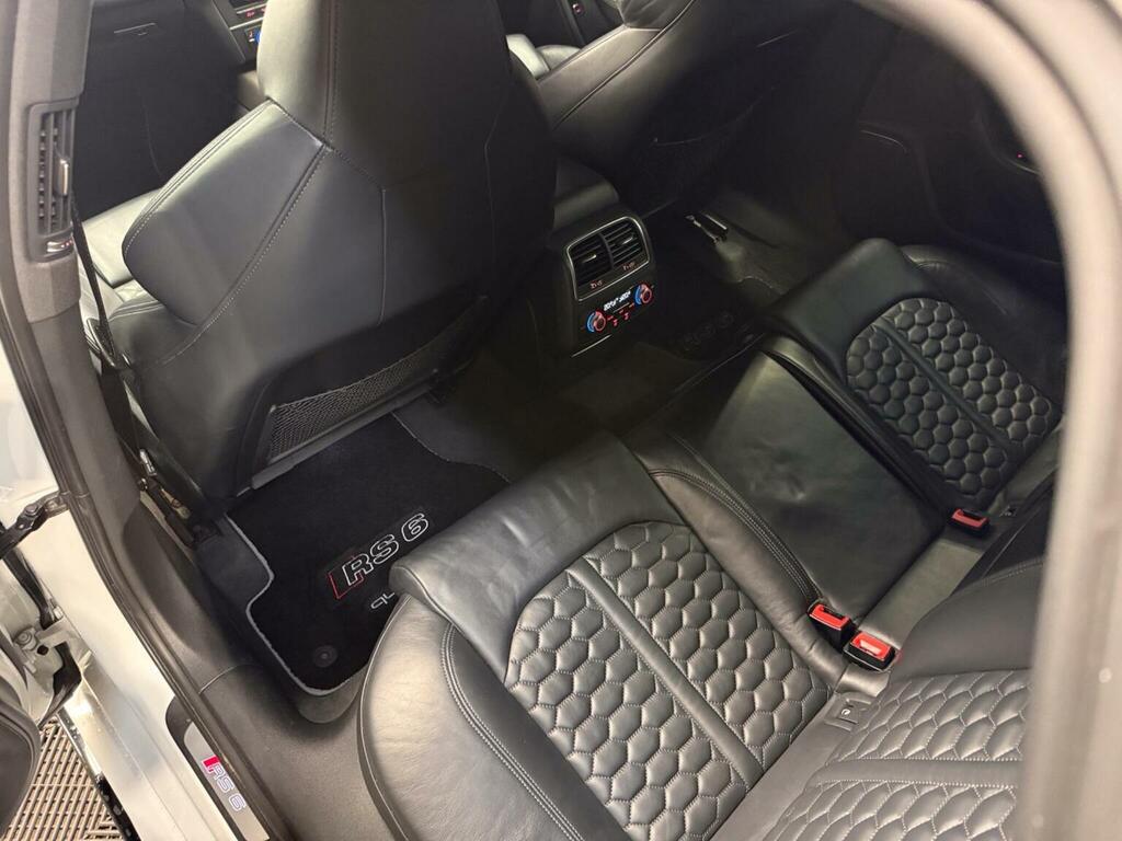 Audi RS6 Avant Estate Black #28