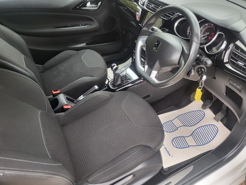 Citroen DS3 Puretech Dstyle Nav S White #2