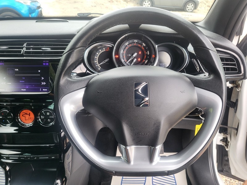 Citroen DS3 Puretech Dstyle Nav S White #4