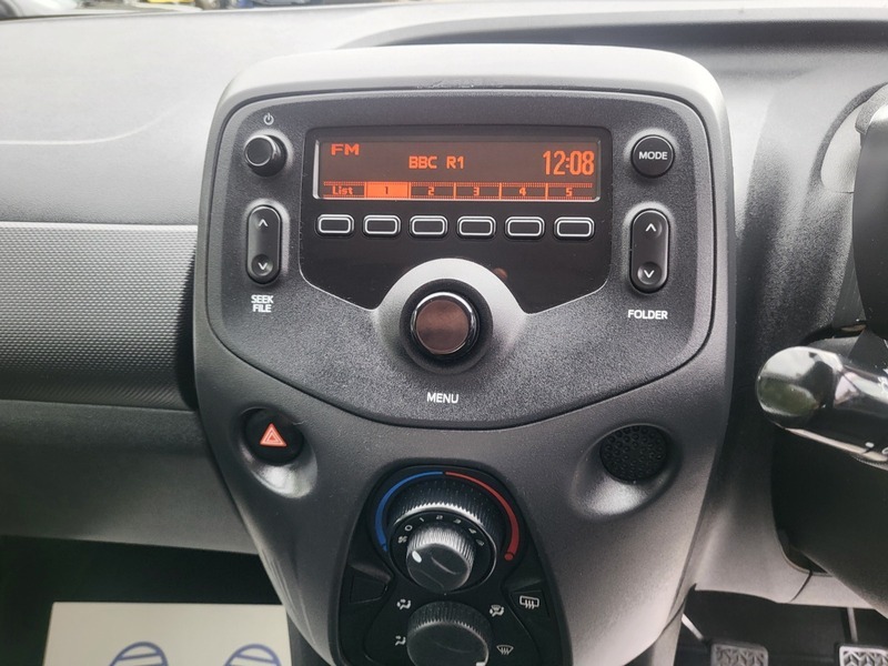 Toyota Aygo Vvt-i X White #4