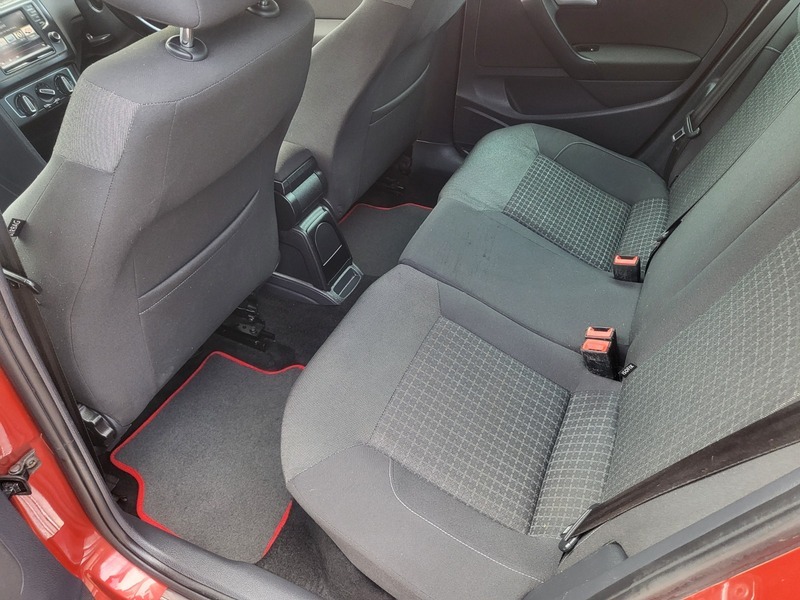 Volkswagen Polo 1.0 Bluemotion Red #18