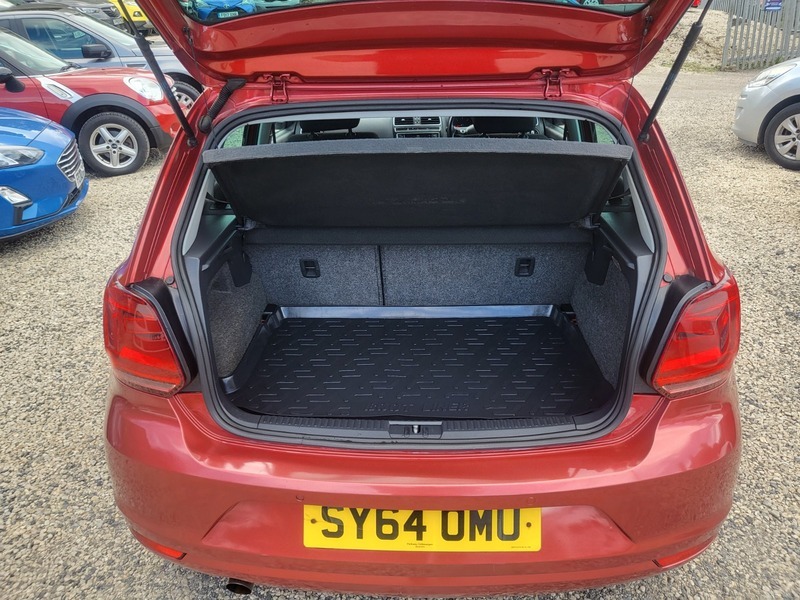 Volkswagen Polo 1.0 Bluemotion Red #24
