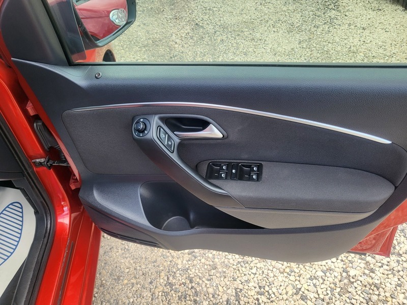 Volkswagen Polo 1.0 Bluemotion Red #12