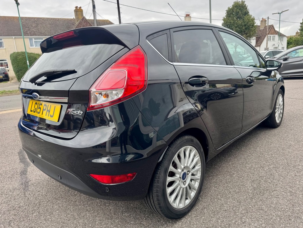 Ford Fiesta 1.6 Titanium Powershift Black #5