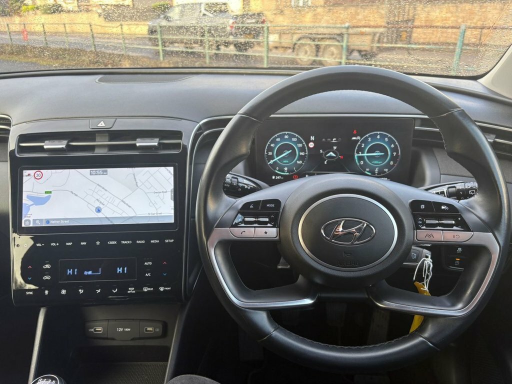 Hyundai Tucson Se Nav White #8
