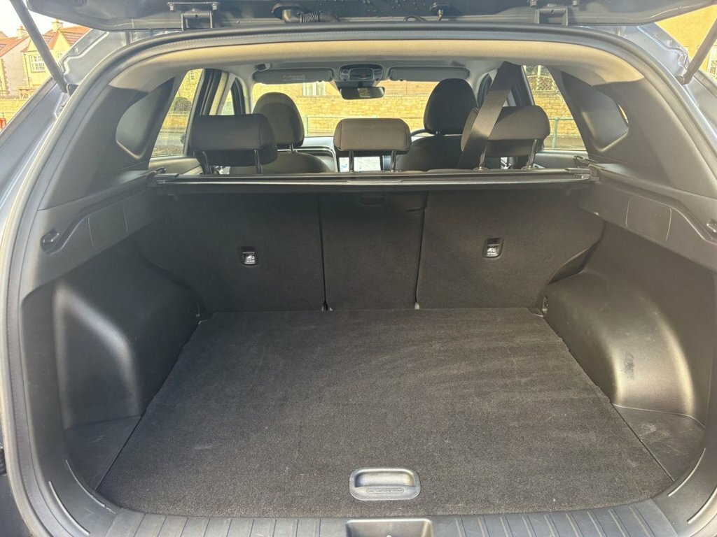 Hyundai Tucson Se Nav White #18