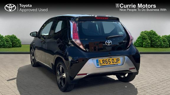 Toyota Aygo X X-clusiv 1.0 X-sft X-prem Black #4