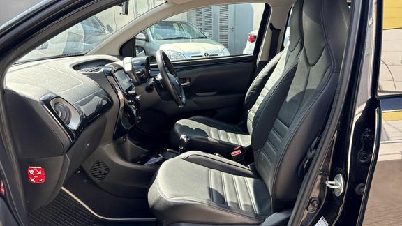 Toyota Aygo X X-clusiv 1.0 X-sft X-prem Black #5