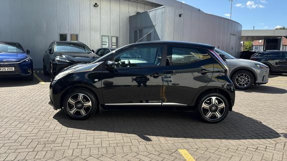 Toyota Aygo X X-pression Silver #24