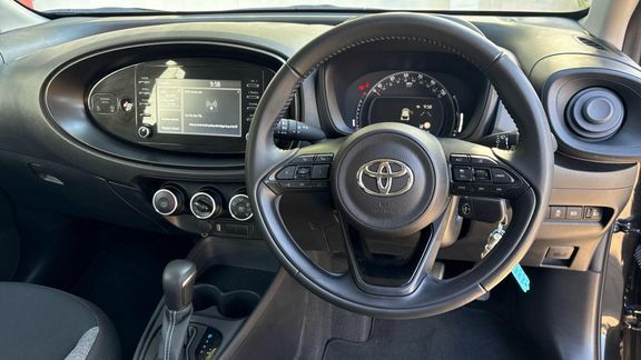 Toyota Aygo X Pure Automatic Black #6