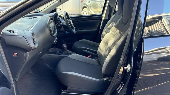 Toyota Aygo X Pure Automatic Black #4