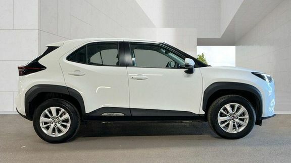 Toyota Yaris Cross Icon Fwd White #4