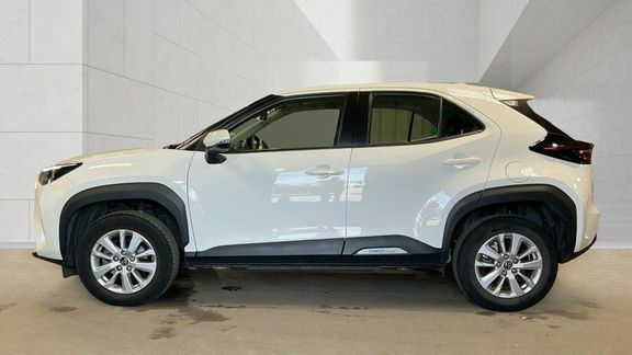Toyota Yaris Cross Icon Fwd White #2