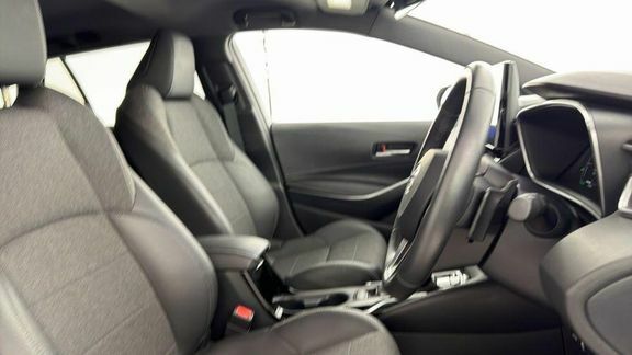 Toyota Corolla 1.8 Hybrid Excel Cvt White #39