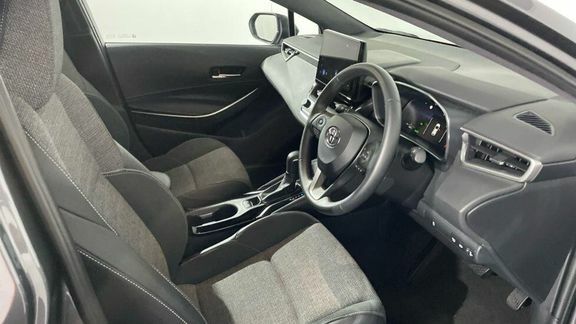 Toyota Corolla 2.0 Hybrid Excel #11