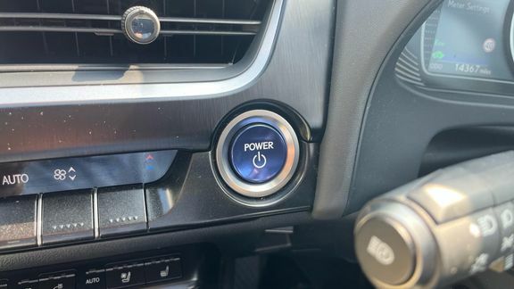 Lexus UX Ux 250H 4X2 Cvt Silver #17