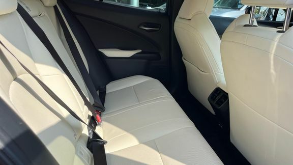 Lexus UX Ux 250H 4X2 Cvt Silver #9