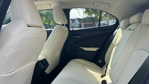 Lexus UX Ux 250H 4X2 Cvt Silver #16