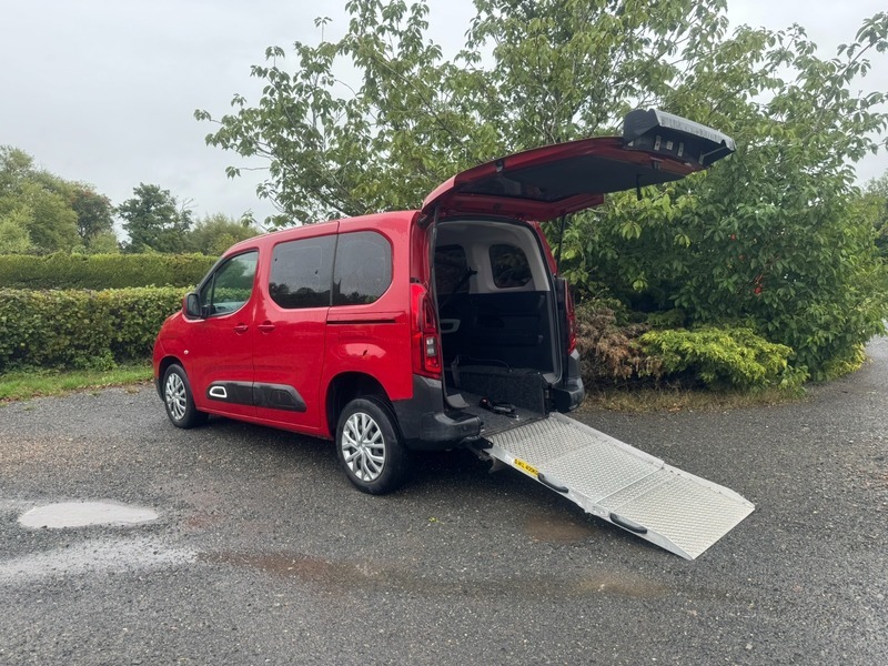 Citroen Berlingo 1.5 Bluehdi Feel M Red #2