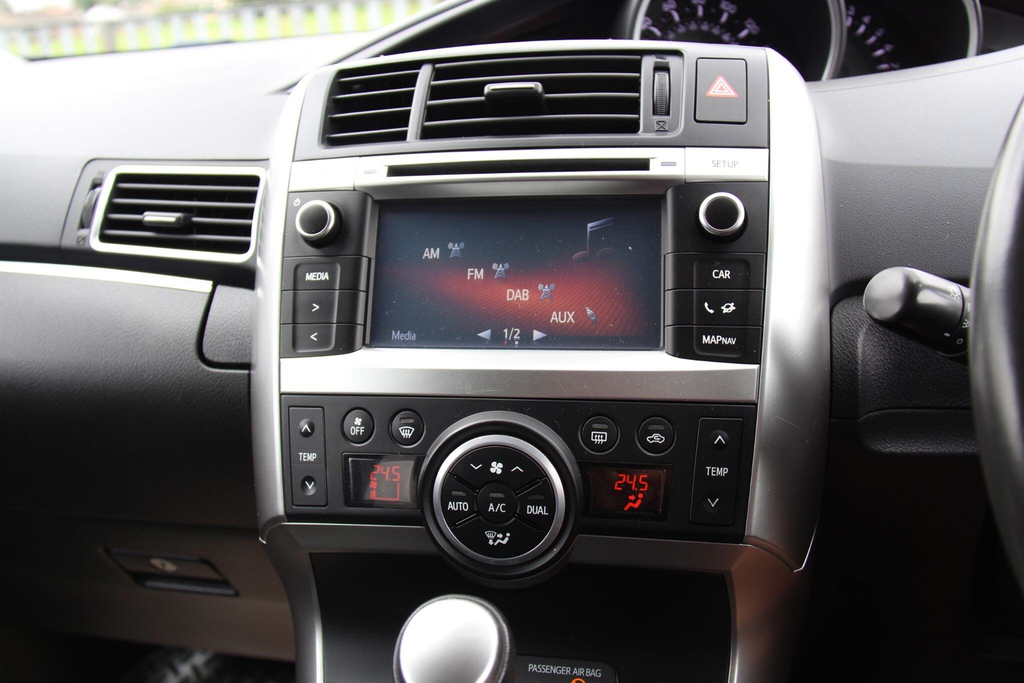 Toyota Verso 1.6 D-4d Excel Navpan Rf Silver #24