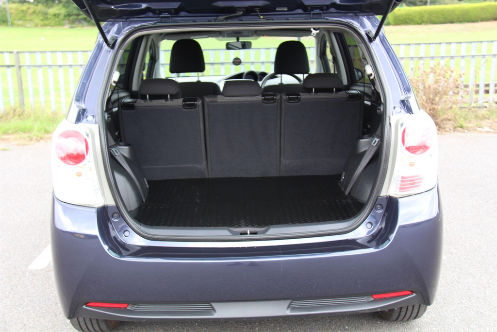 Toyota Verso 1.6 D-4d Excel Navpan Rf Silver #29