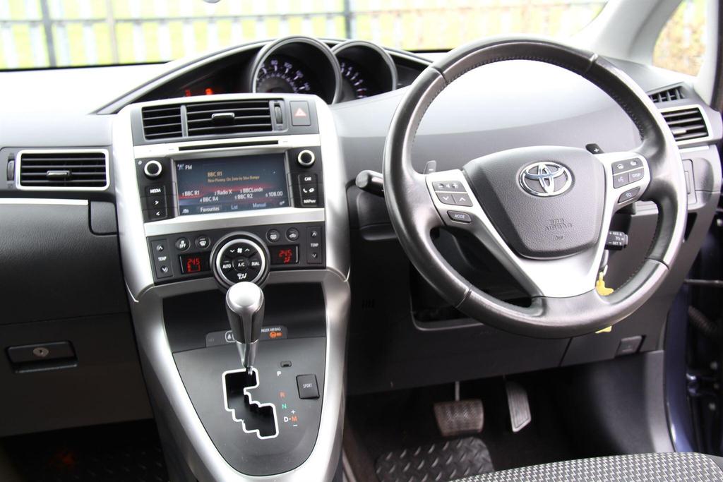 Toyota Verso 1.6 D-4d Excel Navpan Rf Silver #11
