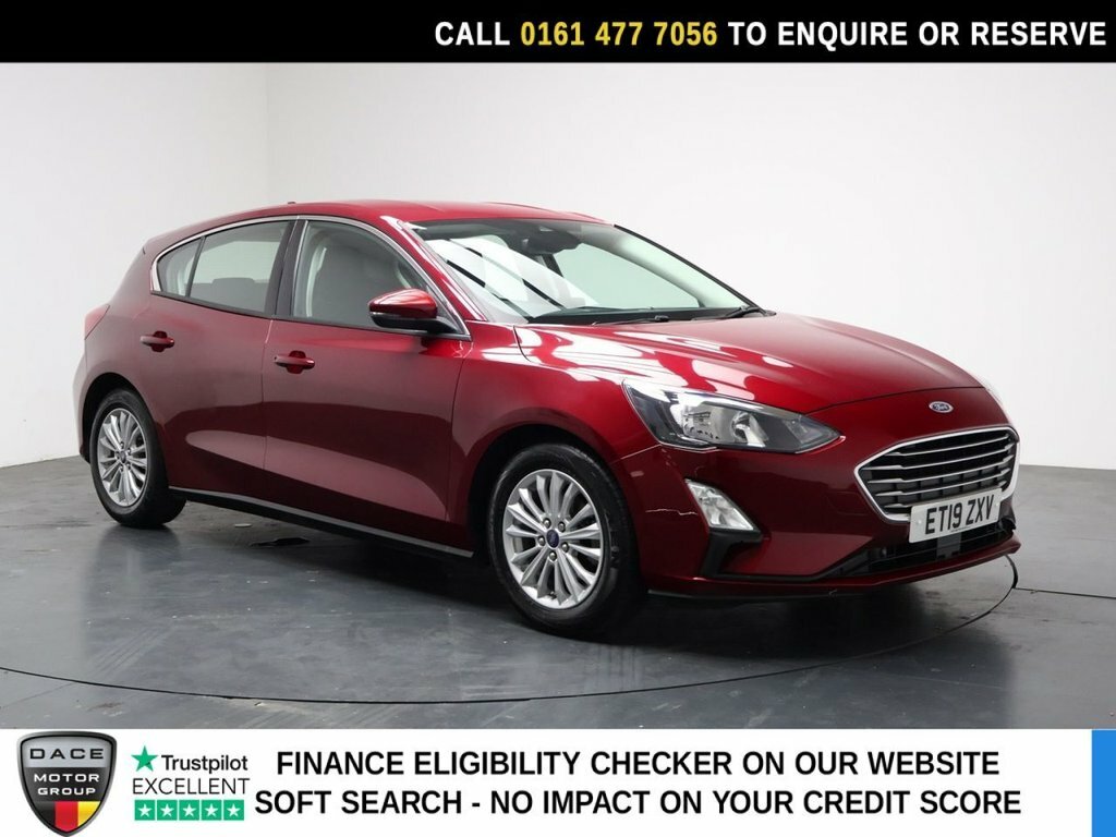 Ford Focus 1L Titanium ET19ZXV Red