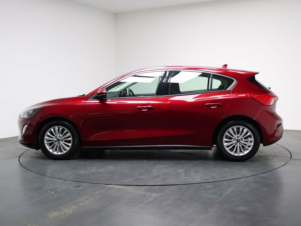 Ford Focus 1L Titanium ET19ZXV Red #6