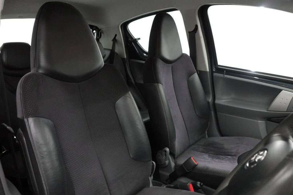 Toyota Aygo 1L Ice Green