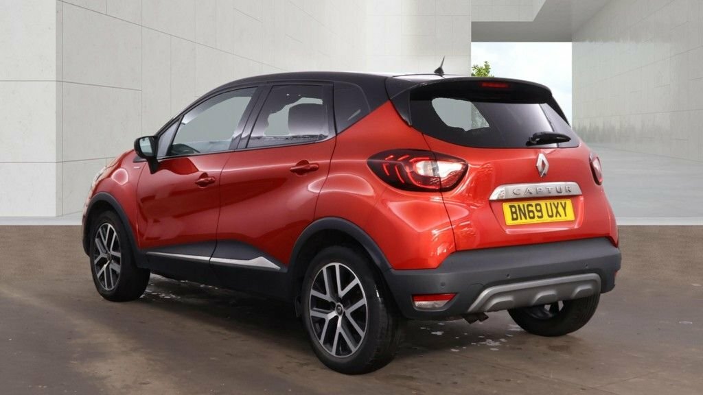 Renault Captur 1.3L S Edition Red #3