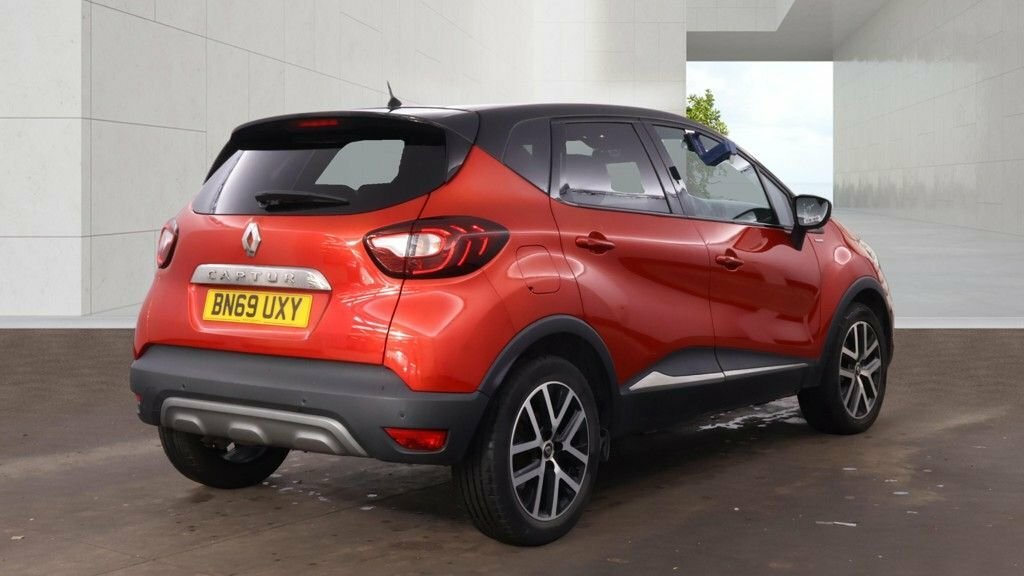 Renault Captur 1.3L S Edition Red #4